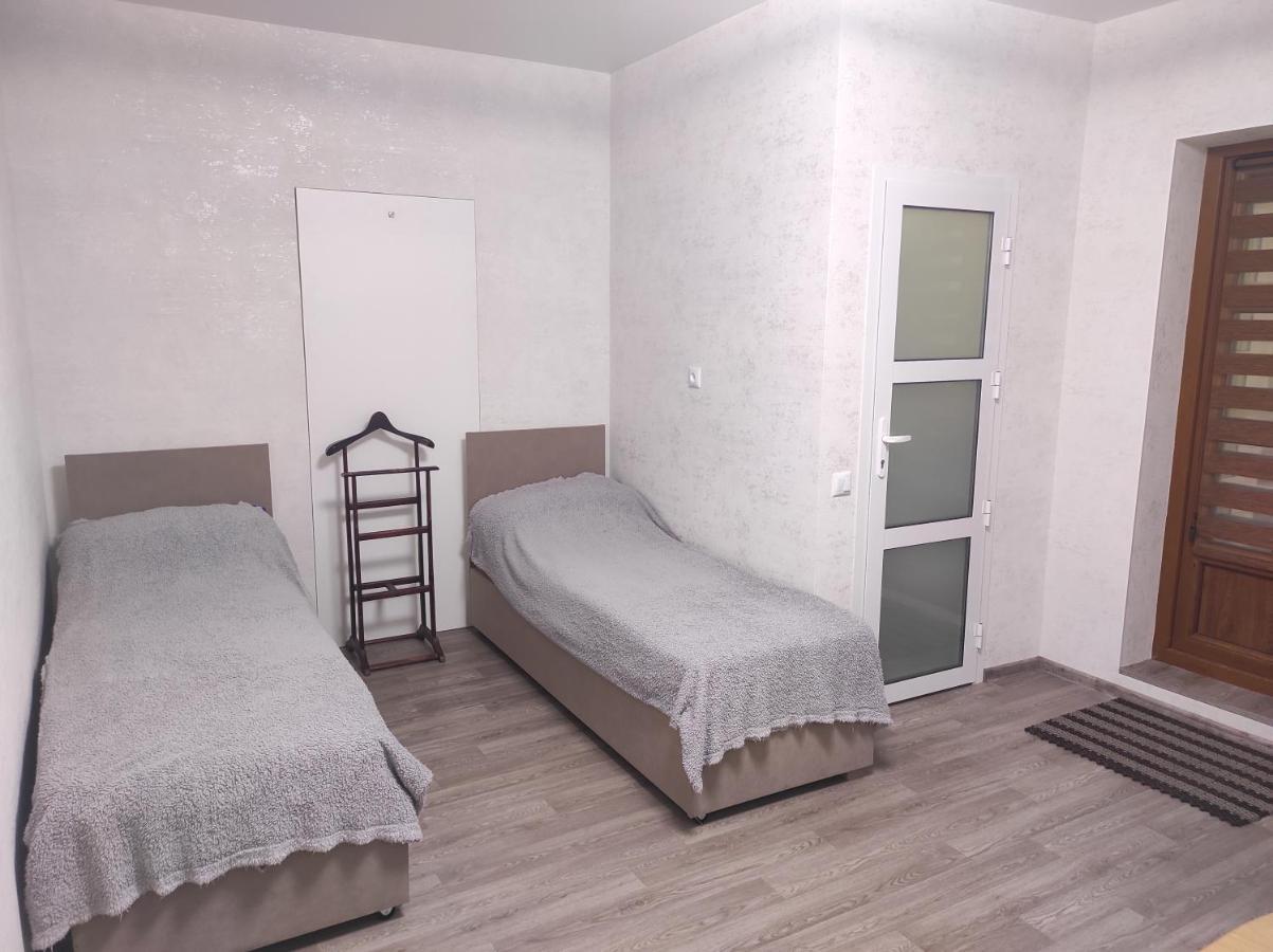 Таунхаус Біля Жд Вокзала Vinnytsja Buitenkant foto